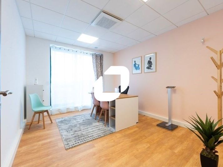 À proximité du centre commercial Carré Sénart, de