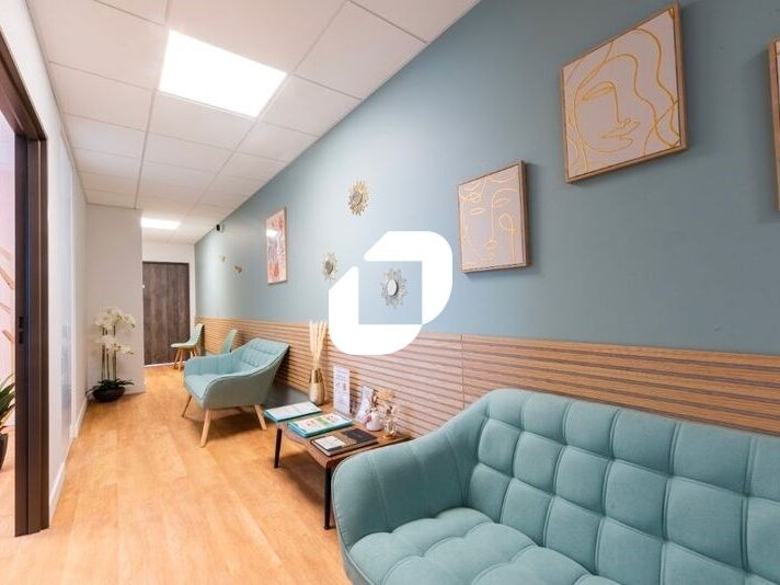 À proximité du centre commercial Carré Sénart, de