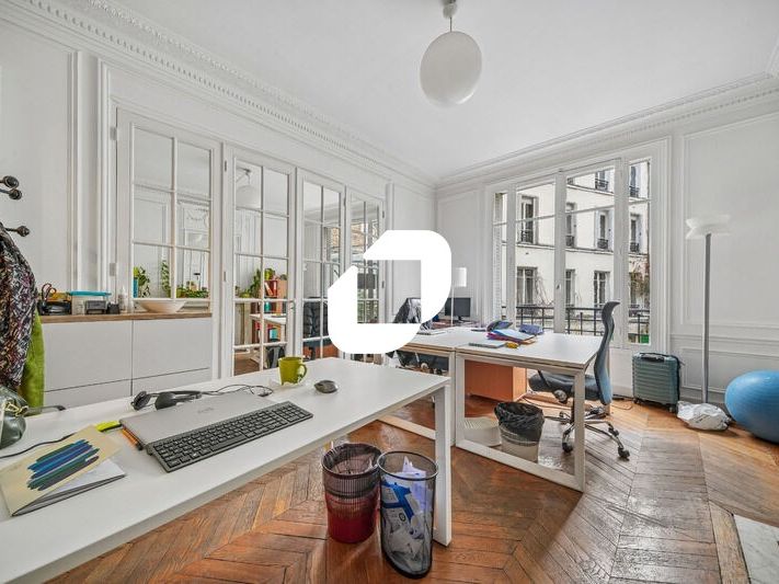 EXCLUSIVITE - SECTEUR HAUTEVILLE -GARE DU NORD - 