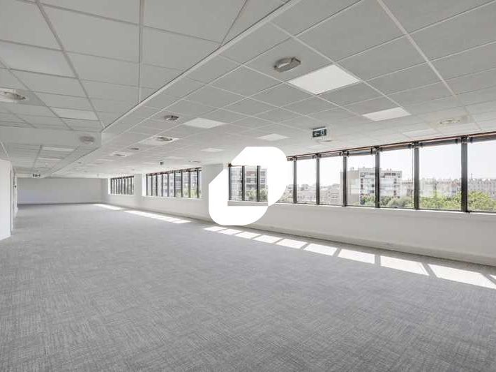 IMMPROVE  vous propose dans un immeuble de standi