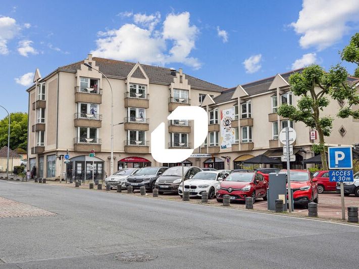 Situé à proximité de l'autoroute A6 et des nation
