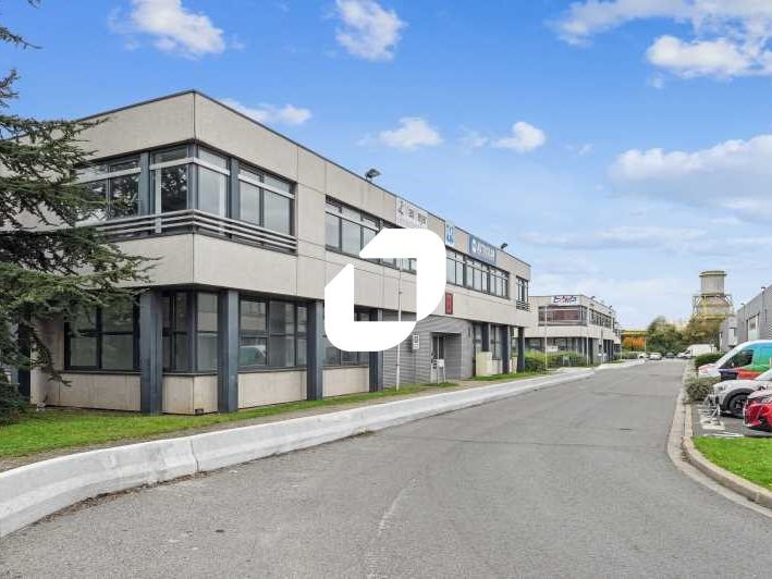 Immprove vous propose cet immeuble mixte, divisib