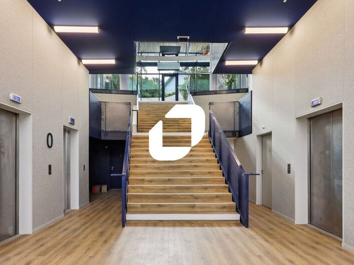 Sur les quais de Seine, face à Boulogne et la Sei