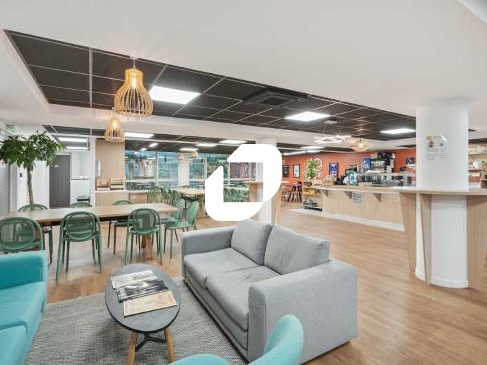 Situées à proximité du métro et de la Gare SNCF ,