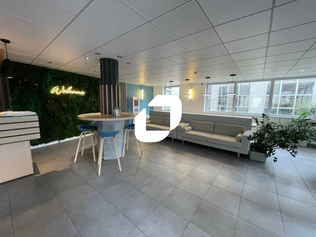 A toute proximité de Paris, Portes de Versailles,