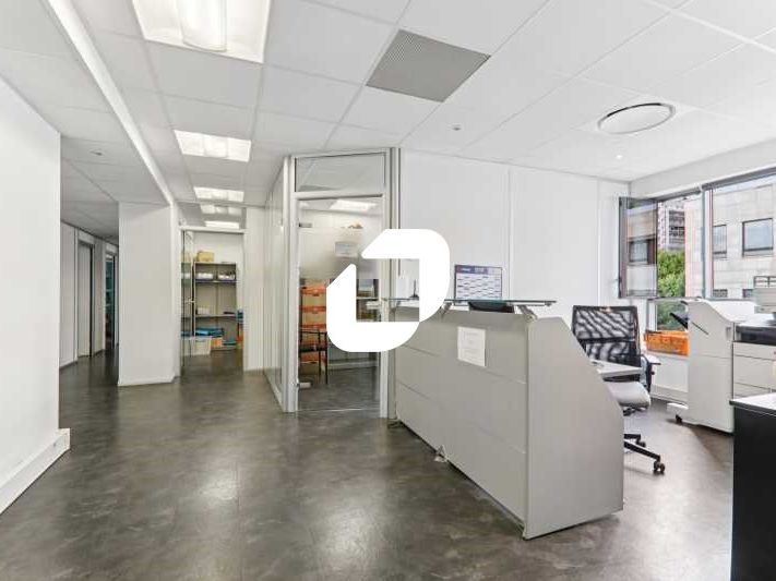 IMMPROVE vous propose 200m² de bureaux à vendre a