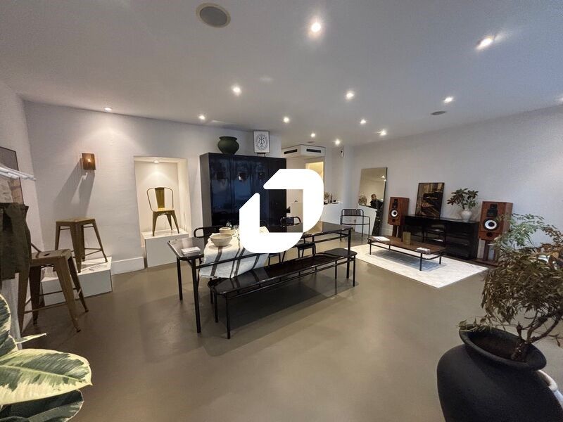 Immprove vous propose à la vente, un local commer