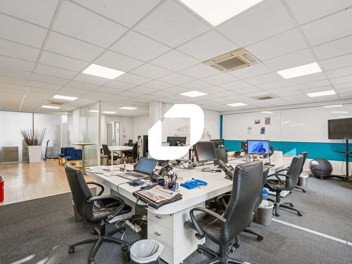 Rare à Neuilly !! IMMPROVE vous propose une surfa