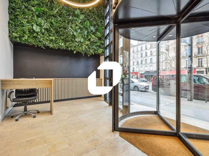 Situé en plein coeur du quartier d'affaires et de