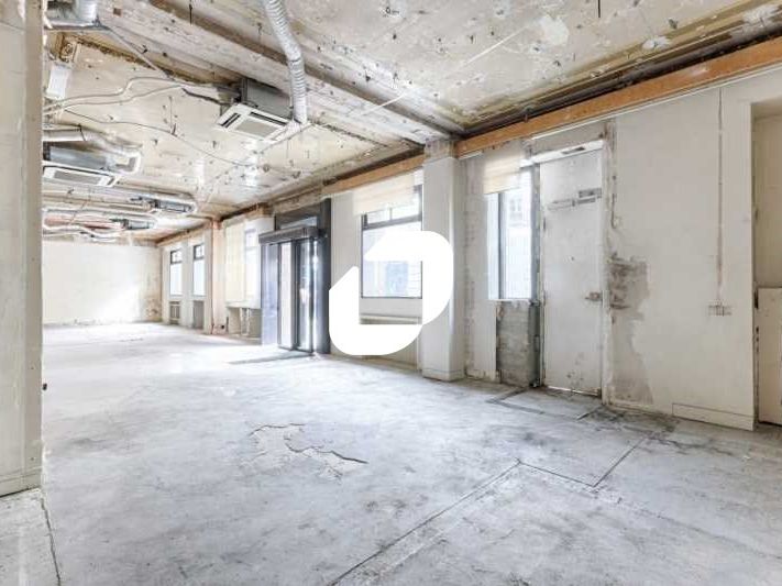 Immprove vous propose un local commercial  de 252