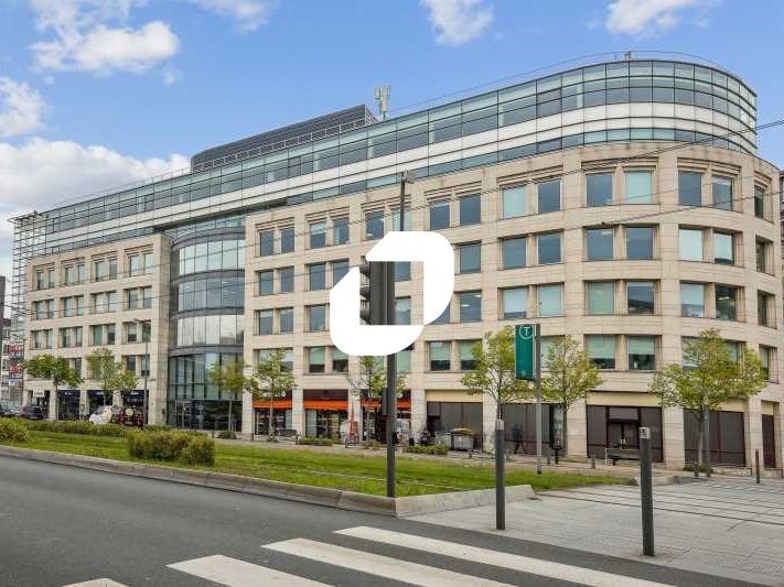 Au sein d'un immeuble  de très  bon standing disp