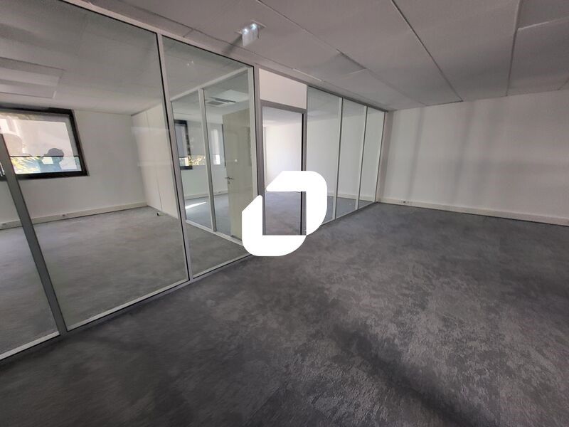 idéalement située Au pied de la gare de Saint Gra