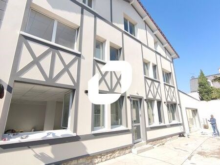 Situé à Bry-sur-Marne, à 10mn à pieds du RER A st