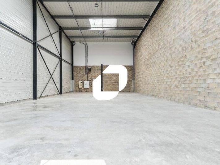 Parc d'activités Val d'Europe, à proximité immédi