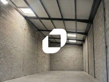 A Santeny sur la N19, un axe passant et commerçan