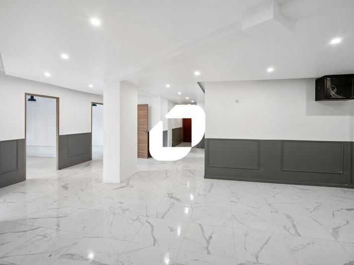 À seulement 200 mètres de la station Convention, 