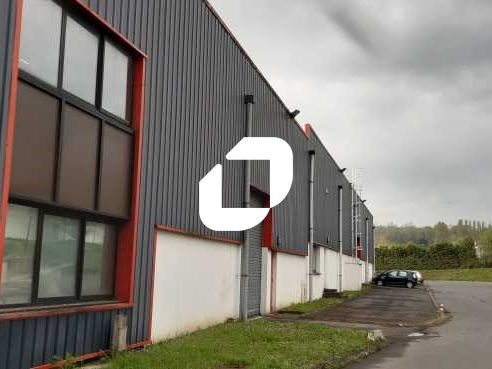 Situé au coeur de la zone industrielle de Saint S