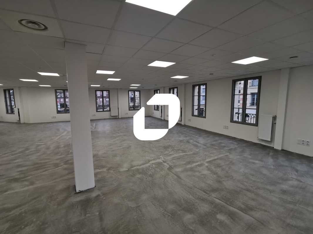 Bureaux dans le Quartier Mairie au Raincy  Situé 
