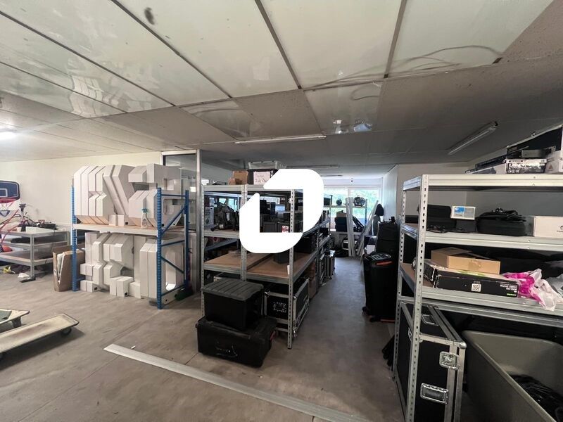 IMMPROVE vous propose un bureau de 167 m² situé a