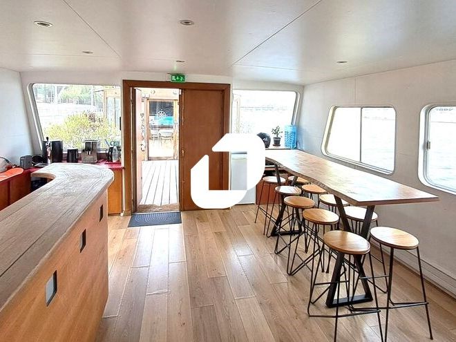 Atypique, une péniche rien que pour vous ! Immpro
