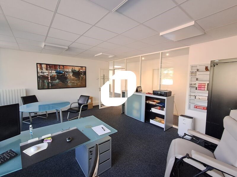 Immprove vous propose 93m² de bureaux à vendre au