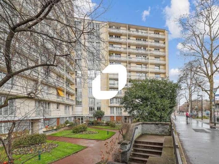 IMMPROVE vous propose au pied du tramway, entre p