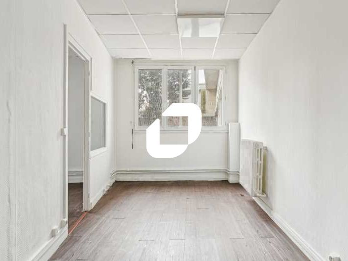 IMMPROVE vous propose au pied du tramway, entre p