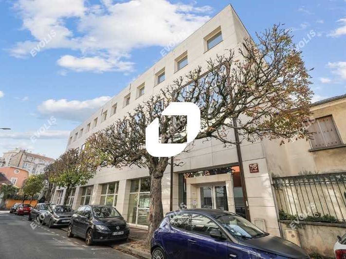 À la recherche d'un espace de bureau spacieux et 