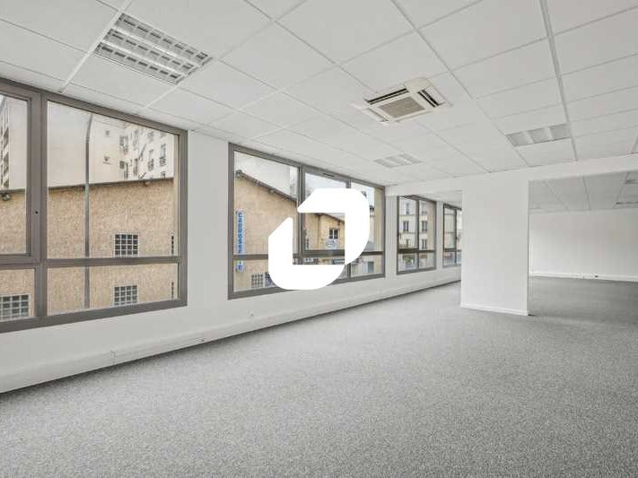 Nous vous proposons dans un immeuble de bureaux a