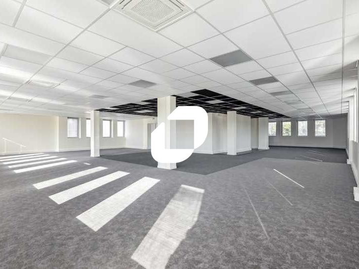 IMMPROVE vous propose dans un immeuble sécurisé,
