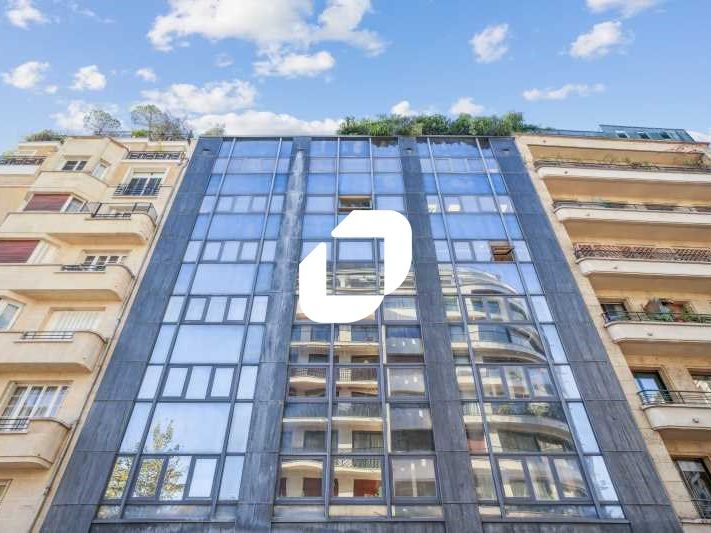 Dans le 16e arrondissement à proximité des ligne 