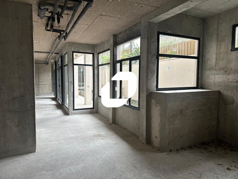 IMMPROVE vous propose un local brut de béton avec