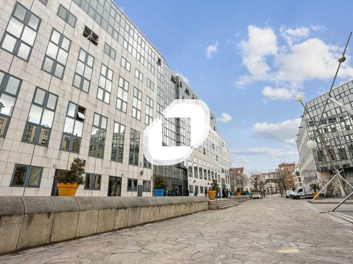 Immprove propose deux plateaux de bureaux lumineu