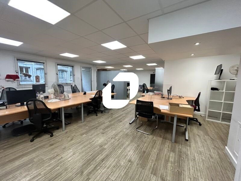 IMMPROVE vous propose à la location 217m² de bure