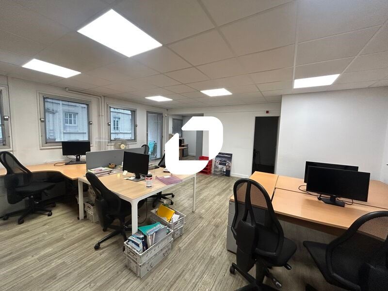 IMMPROVE vous propose à la location 217m² de bure
