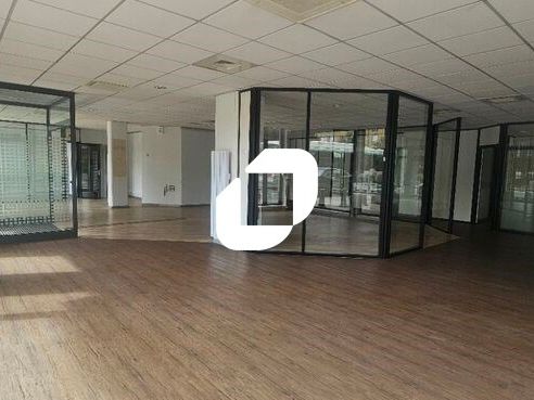 Immprove vous propose à la vente, un local mixte 