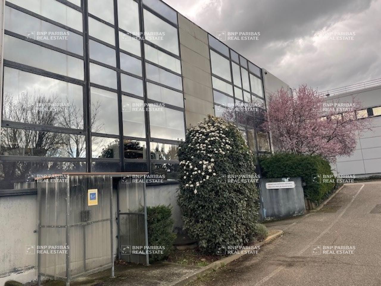 6978 m² pour ce bureaux en location à Feyzin