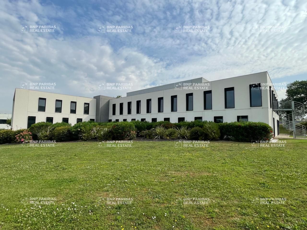 1080 m² pour ce bureaux en location à Labège