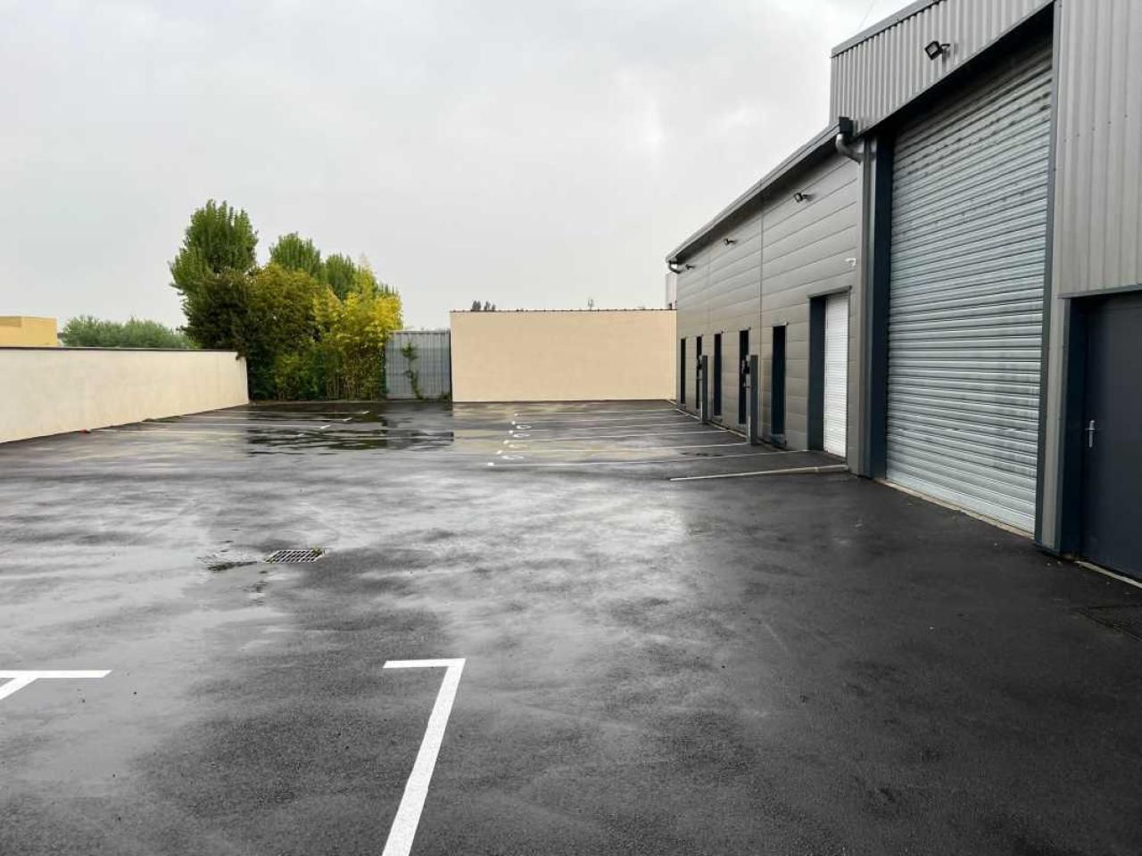 1460 m² pour ce activité en vente à Vaulx-en-velin