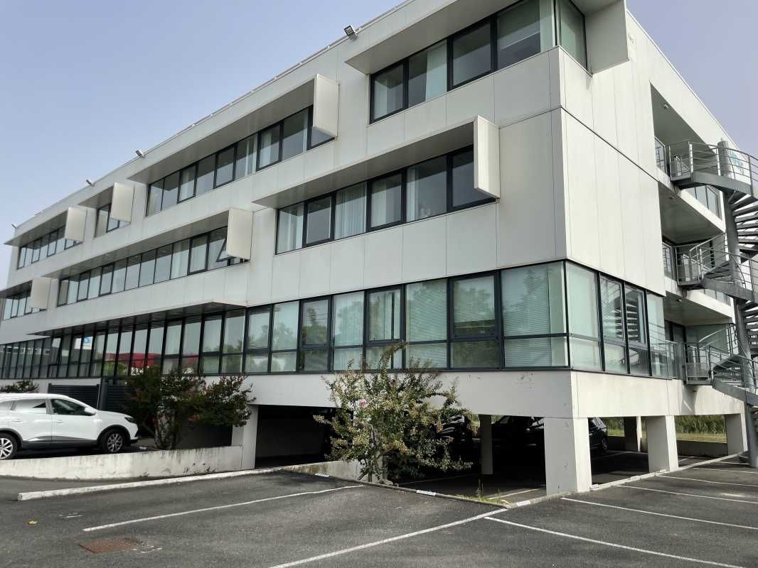 À MERIGNAC, au coeur du parc d'activités Kennedy,