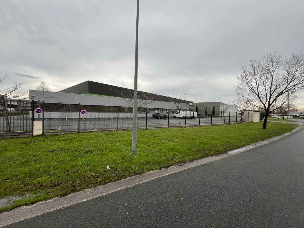 EN EXCLUSIVITÉ, Sur un site clos et sécurisé, dan