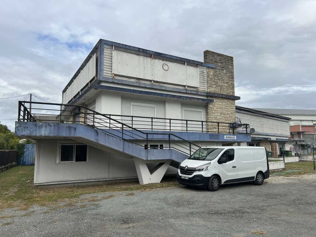 FAIR-RE vous propose à la location un local d'act