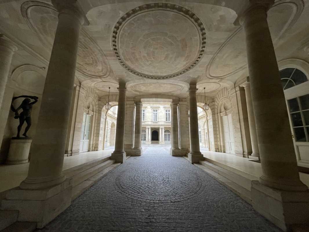 À BORDEAUX, au sein du Triangle d'Or et à proximi