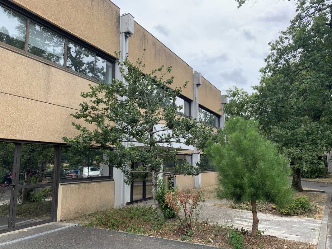 A toute proximité de l'aéroport et au sein Parc C