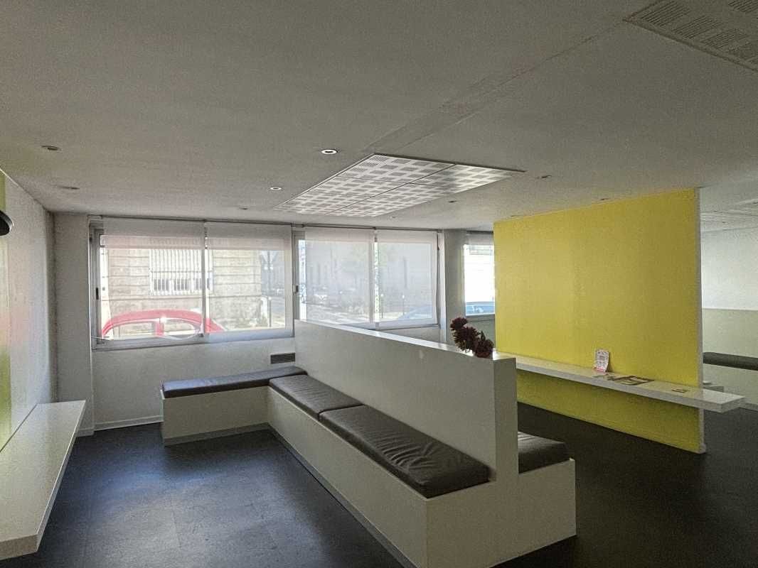 À BORDEAUX, à proximité de la Barrière de Pessac,