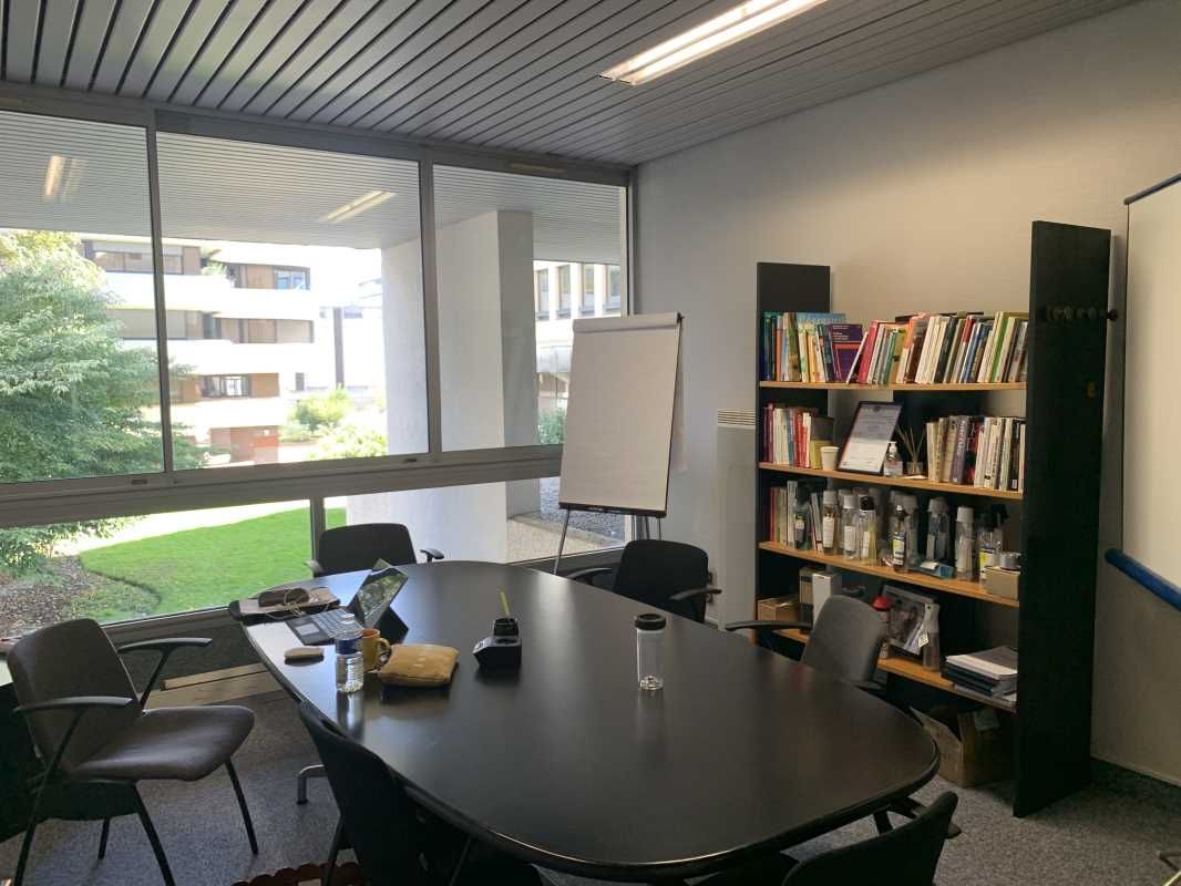 Au coeur du quartier Mériadeck, au pied du Tram e