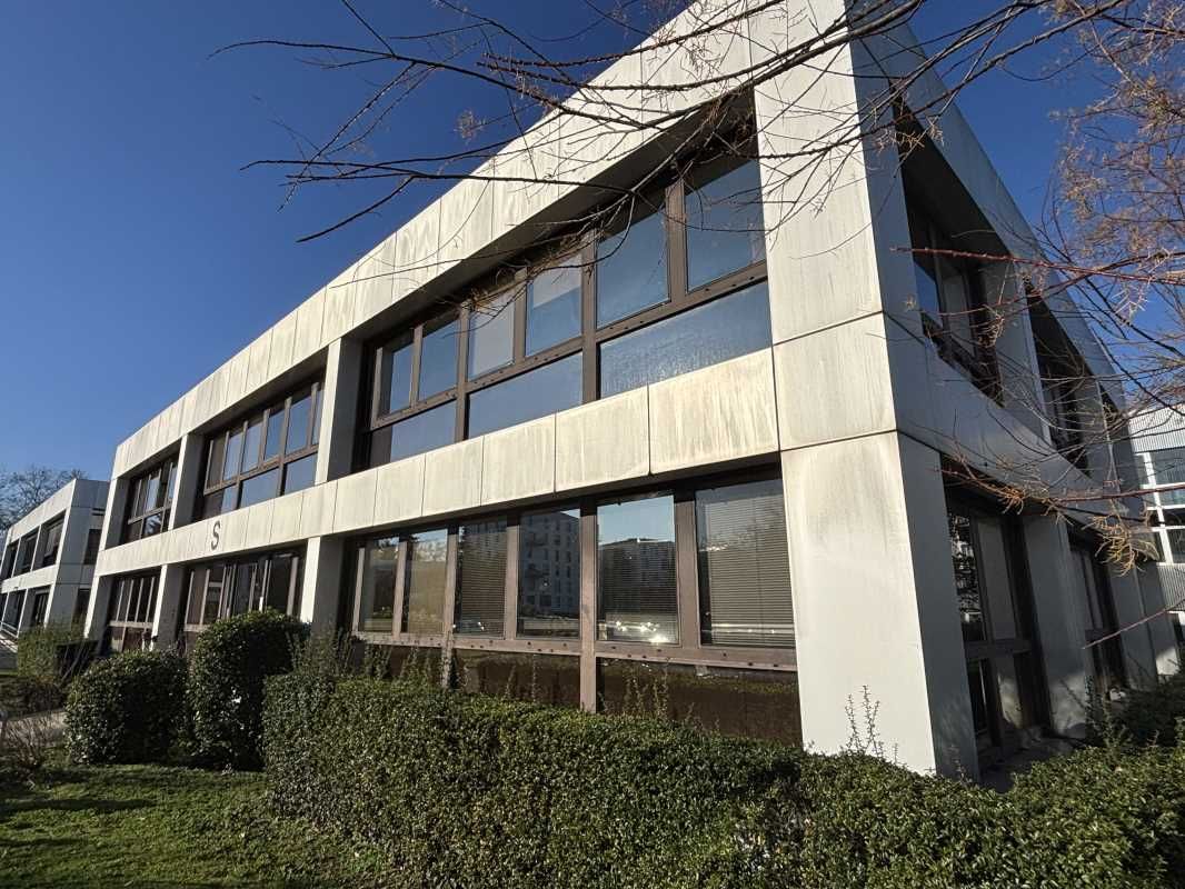 À BORDEAUX, sur le secteur de Bordeaux Lac, à pro