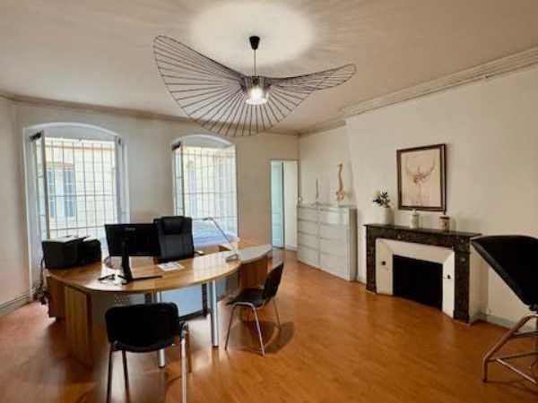 En hyper-centre de Bordeaux, au sein d'un immeubl