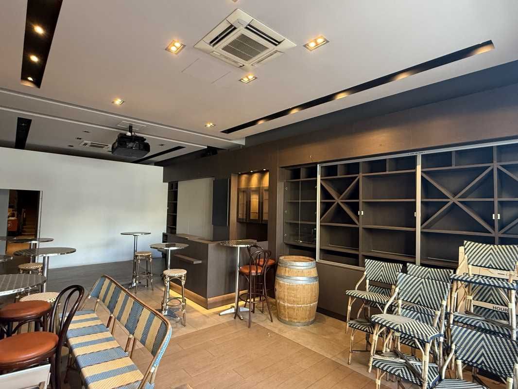 À BORDEAUX, FAIR-RE vous propose un local commerc