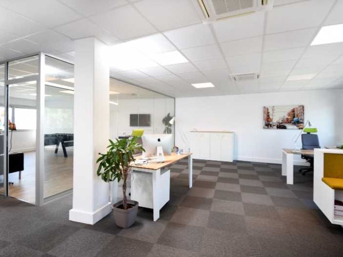 Situé  entre la place Gambetta et les boulevards 